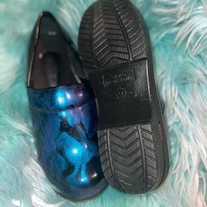 Blue/Black Clogs in GREAT condition!!